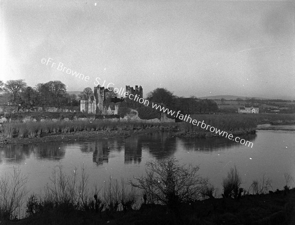 CARRICK CASTLE WHERE DERMOD O'HURLEY WAS CAPTURED 1592 FROM S.SIDE RIVER